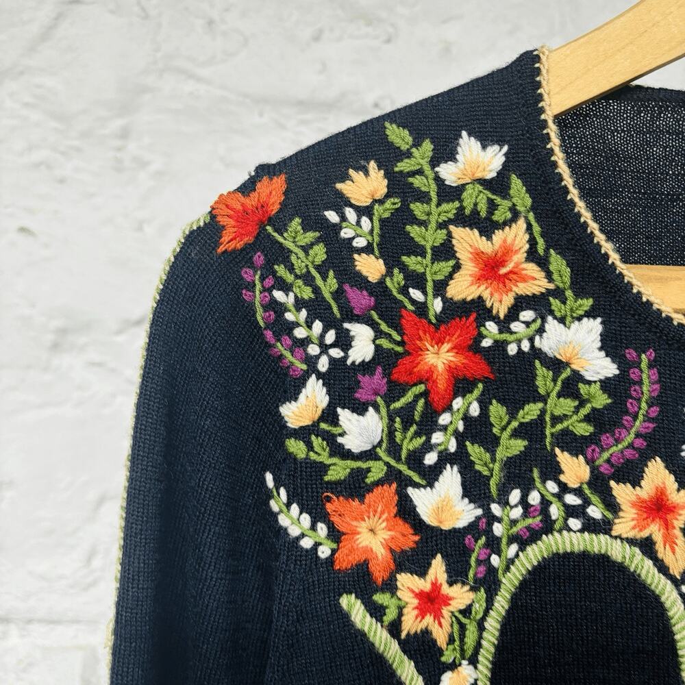 Lightweight Wool Cardigan Sweater Vtg Embroidered Flowers Grandma Boho Hippie - Picture 2 of 10